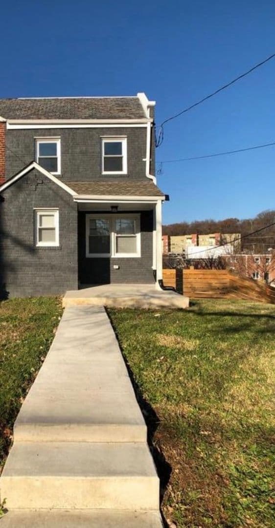 Washington Townhome: 3984 Blaine St Ne