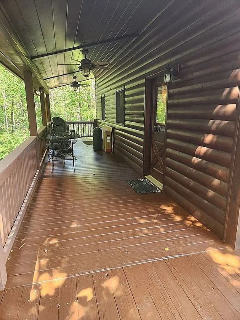 Blairsville House: 161 Clay Dr