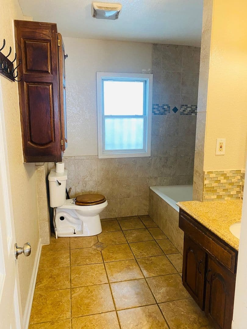 Kansas City House: 2632 E 9th St