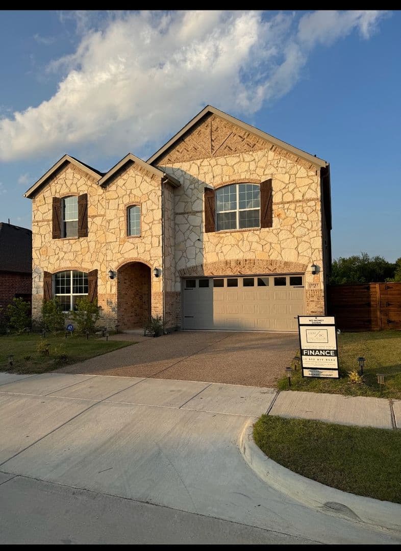 Mesquite House: 3717 Grace Ln