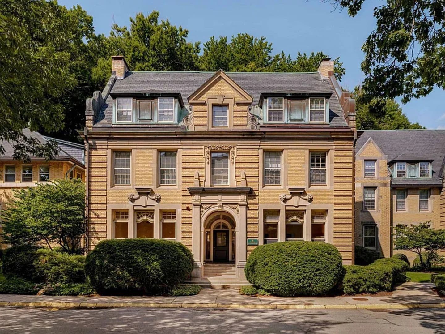 Brookline Condo: 65 Glen Rd