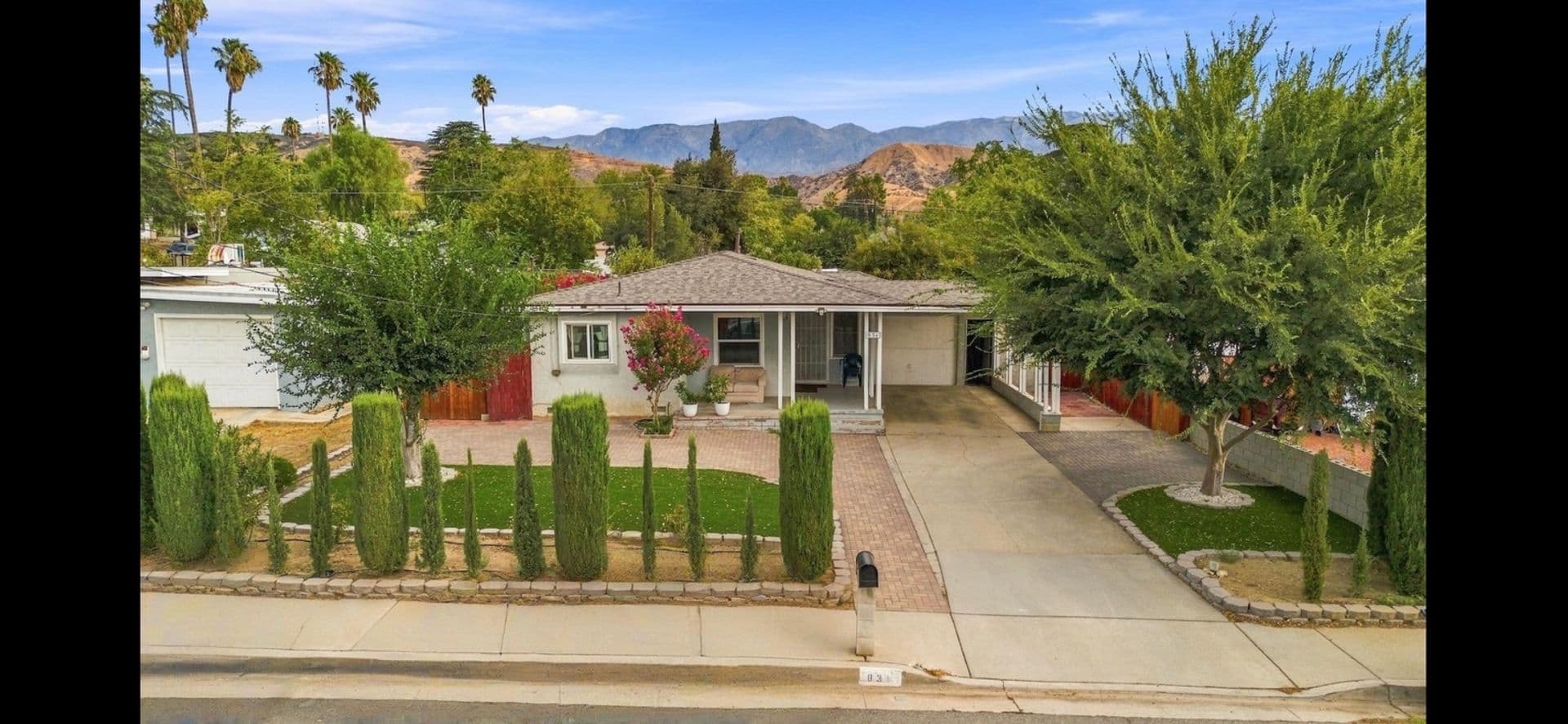 Banning House: 831 W George St