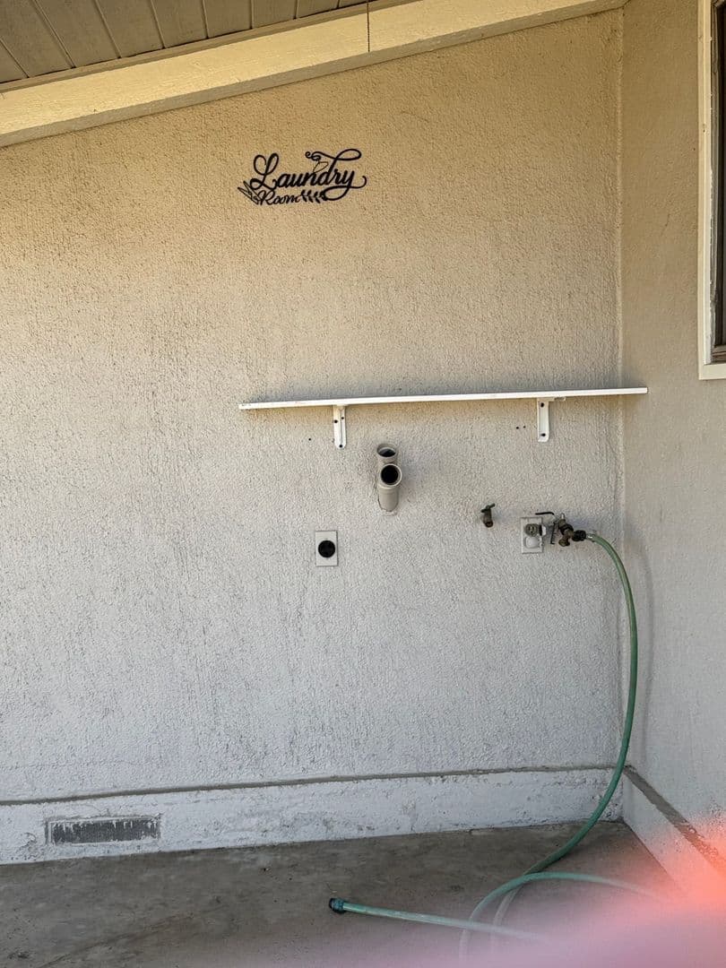 Visalia House: 16534 Avenue 291