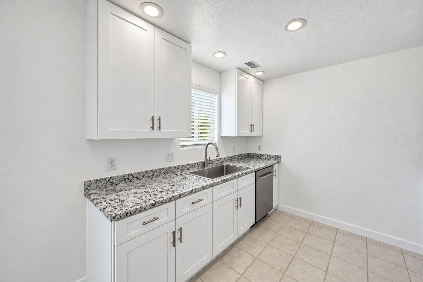 Denver House: 6744 Hooker St