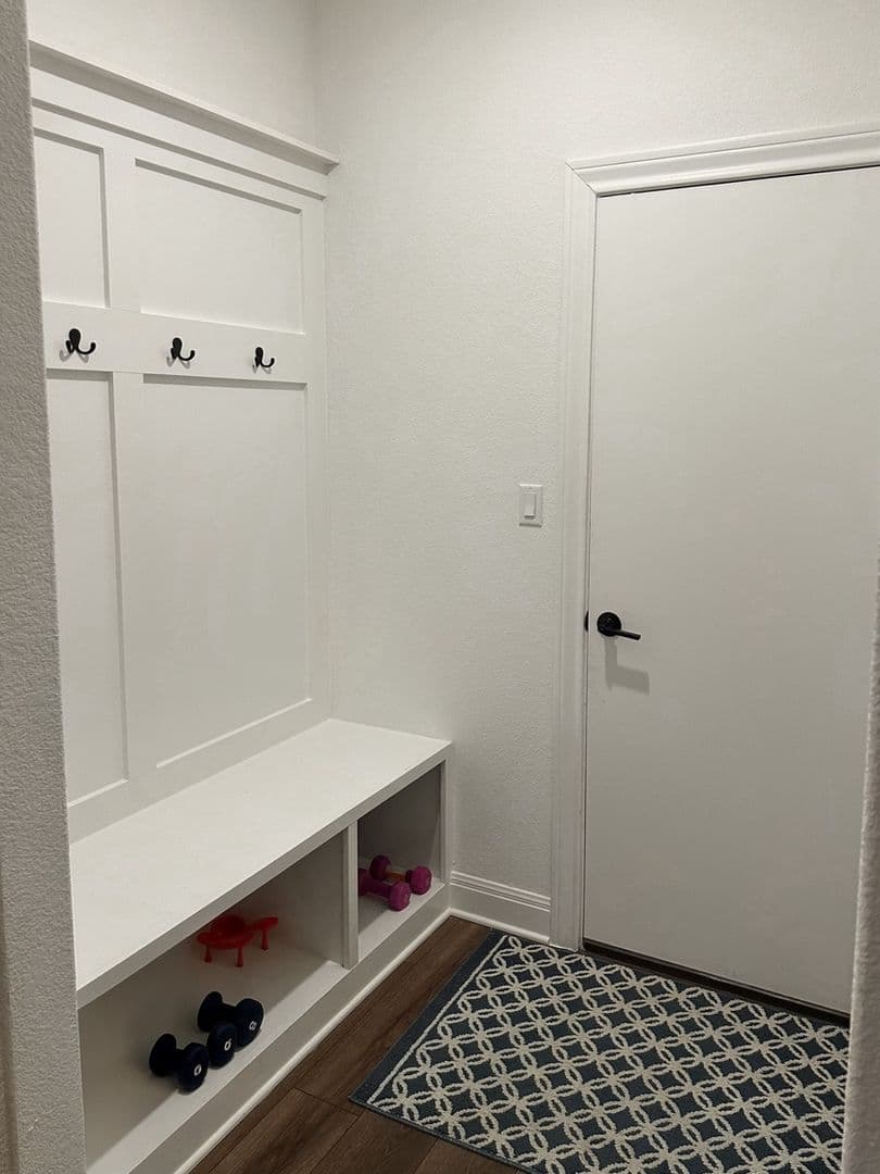 Liberty Hill House: 240 Canyoncrest Way