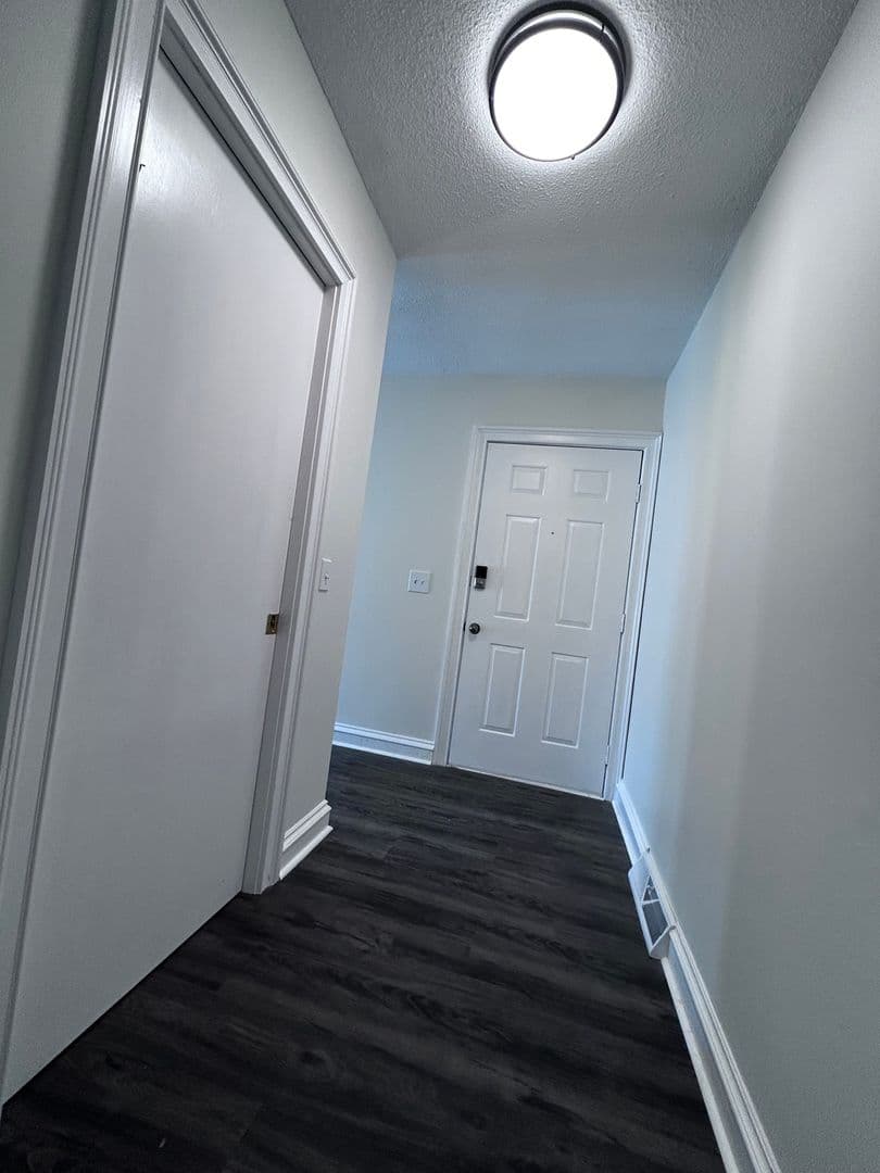 Columbia House: 3700 Cairnbrook Ct