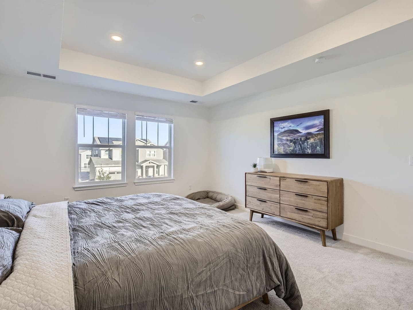 Longmont House: 12885 Bay St