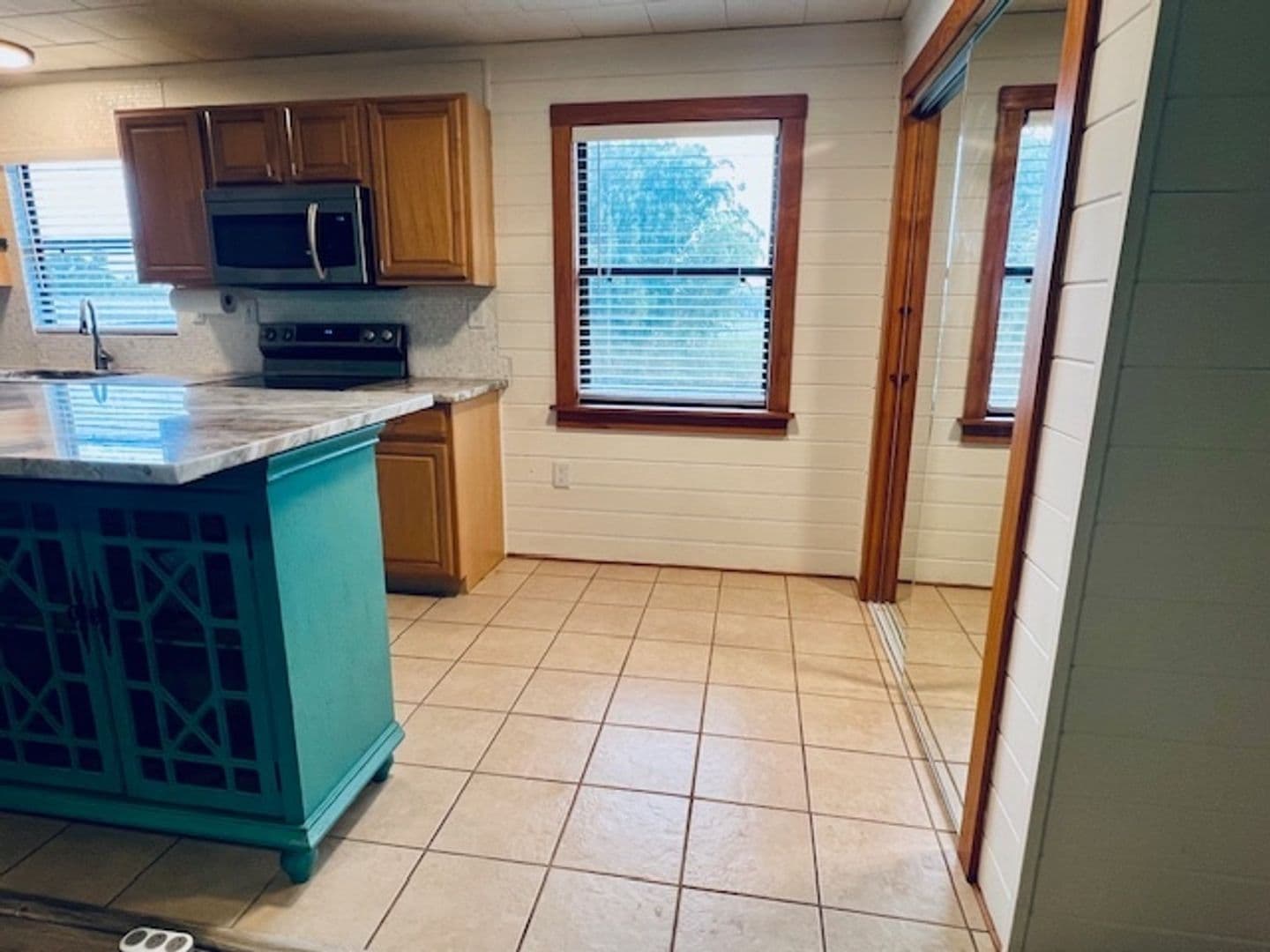 Cocoa House: 5749 Lake Poinsett Rd
