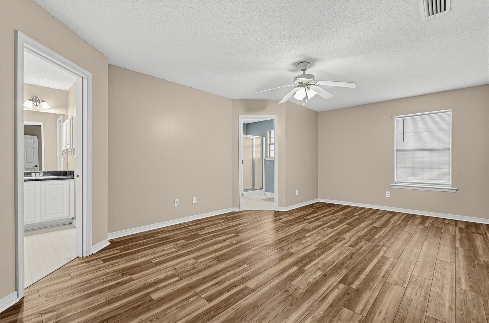 Mobile House: 1387 Hunters Ridge Dr W