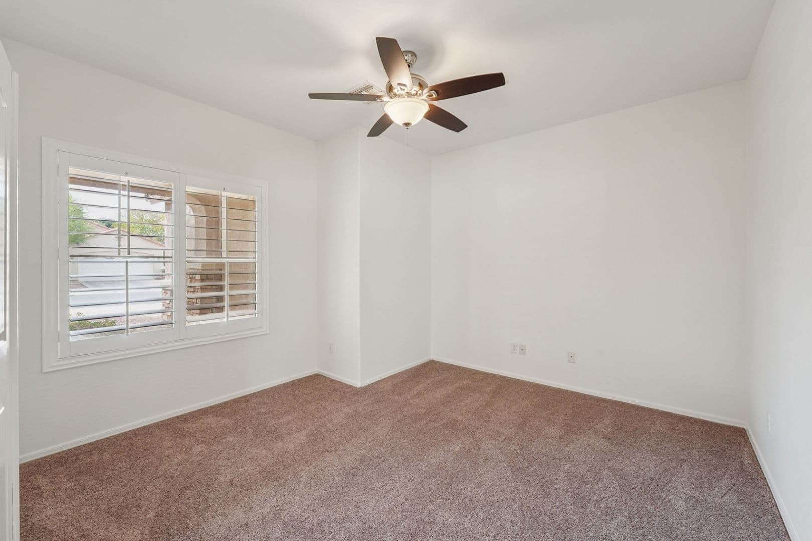 Gilbert House: 1268 E Birdland Dr