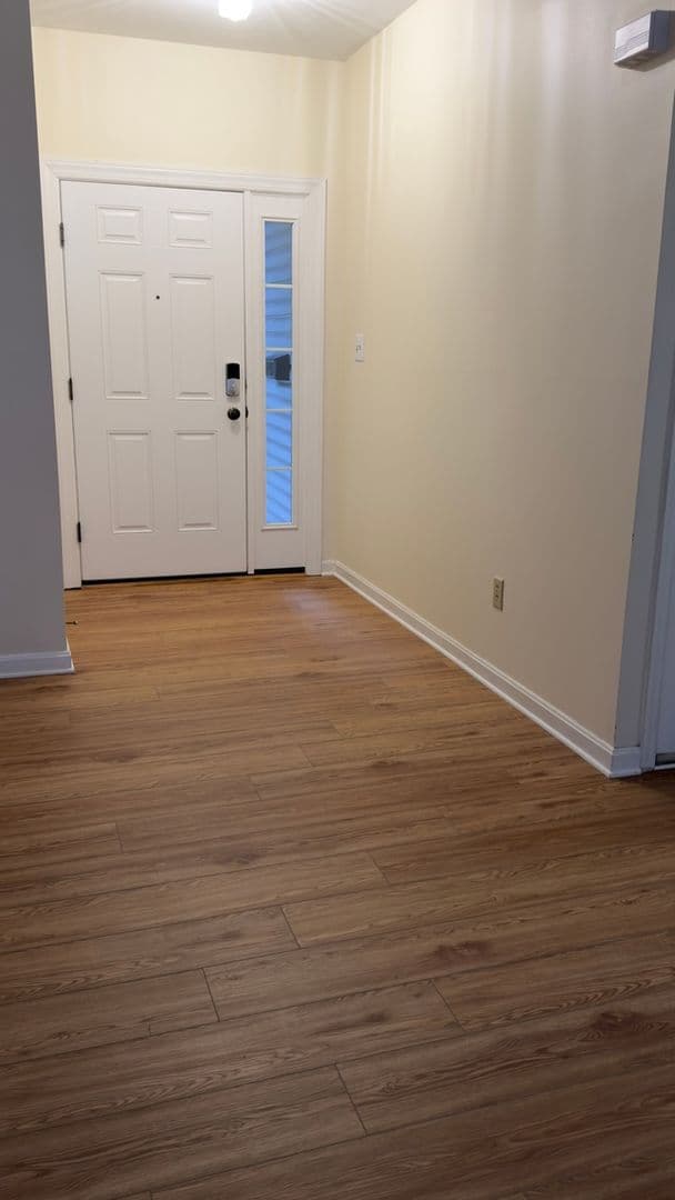 Harrisburg House: 6106 Spring Knl Dr