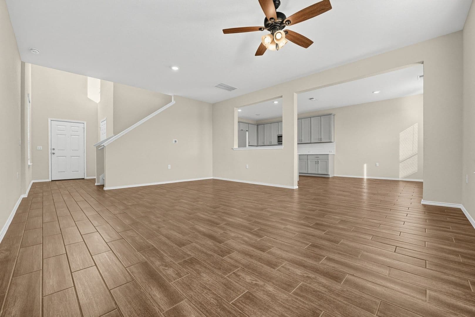 Manor House: 11111 Mestengo Dr