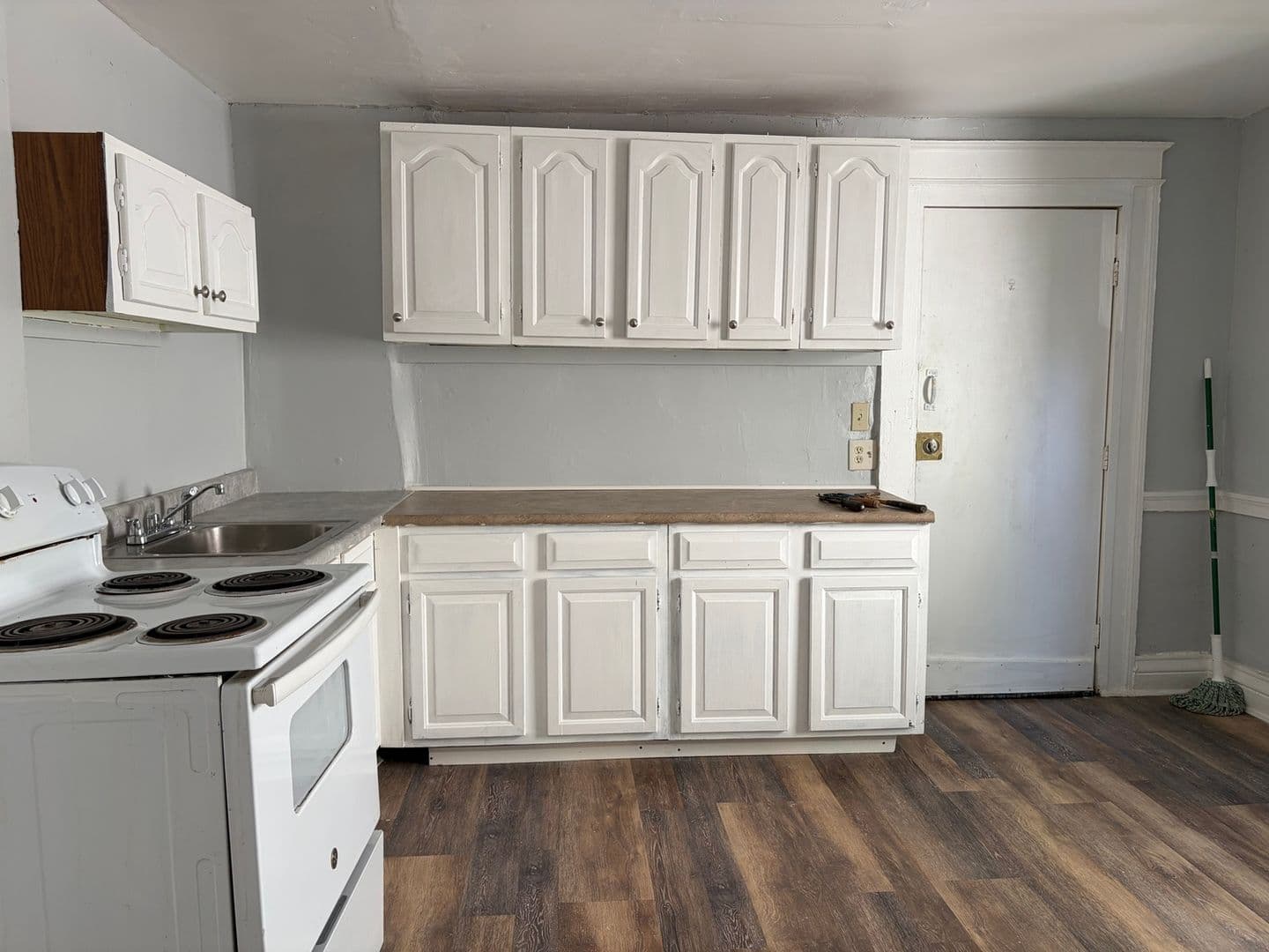 Rochester Townhome: 90 Fairbanks St