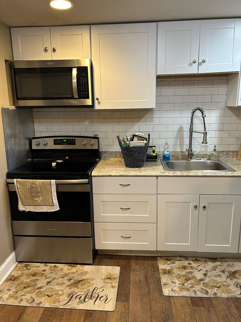 Wilimington Townhome: 1103 W 7th St