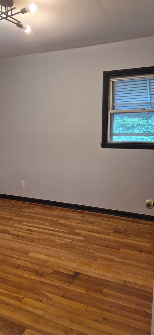 Saint Louis House: 10605 Dunkeld Cir