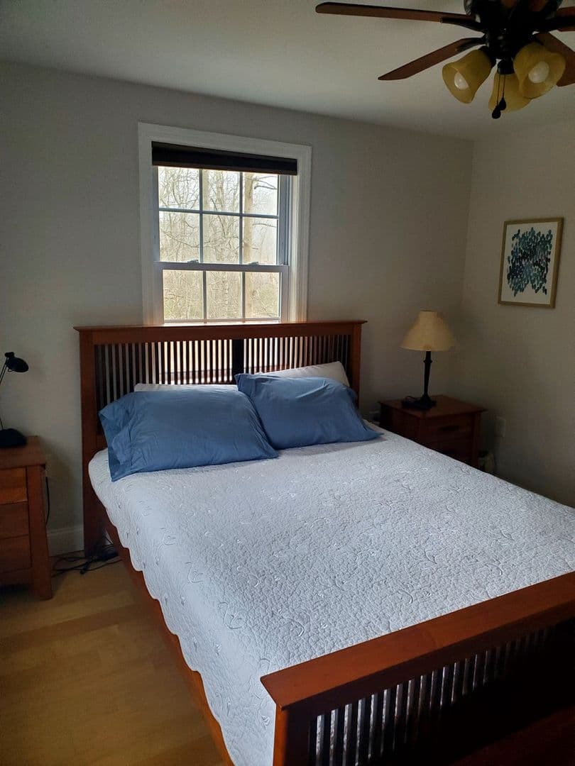 Niantic House: 71 Oakwood Rd