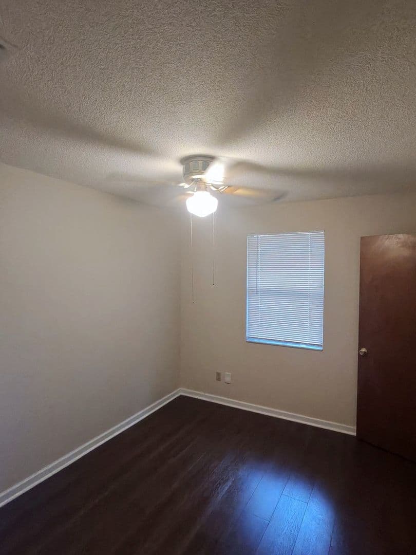 Jacksonville House: 7325 Calvin St