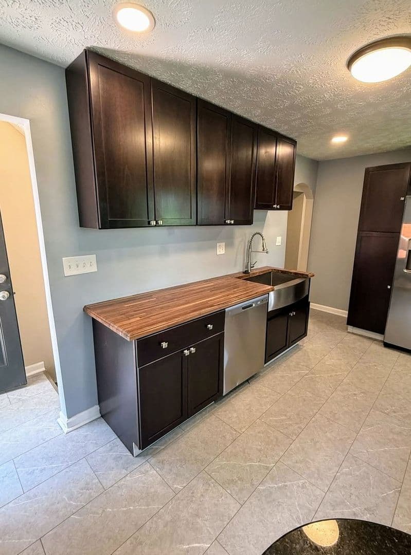 New Lebanon House: 8079 W 3rd St