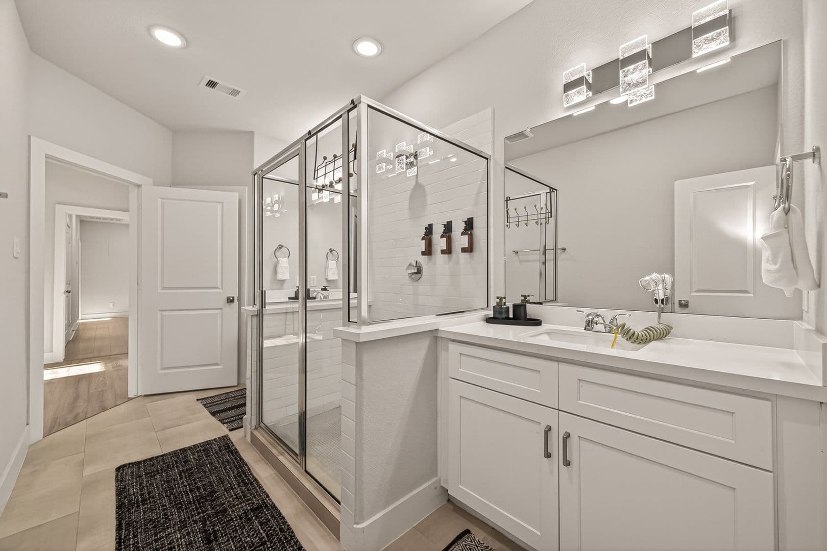 Houston Townhome: 4221 Galesburg St