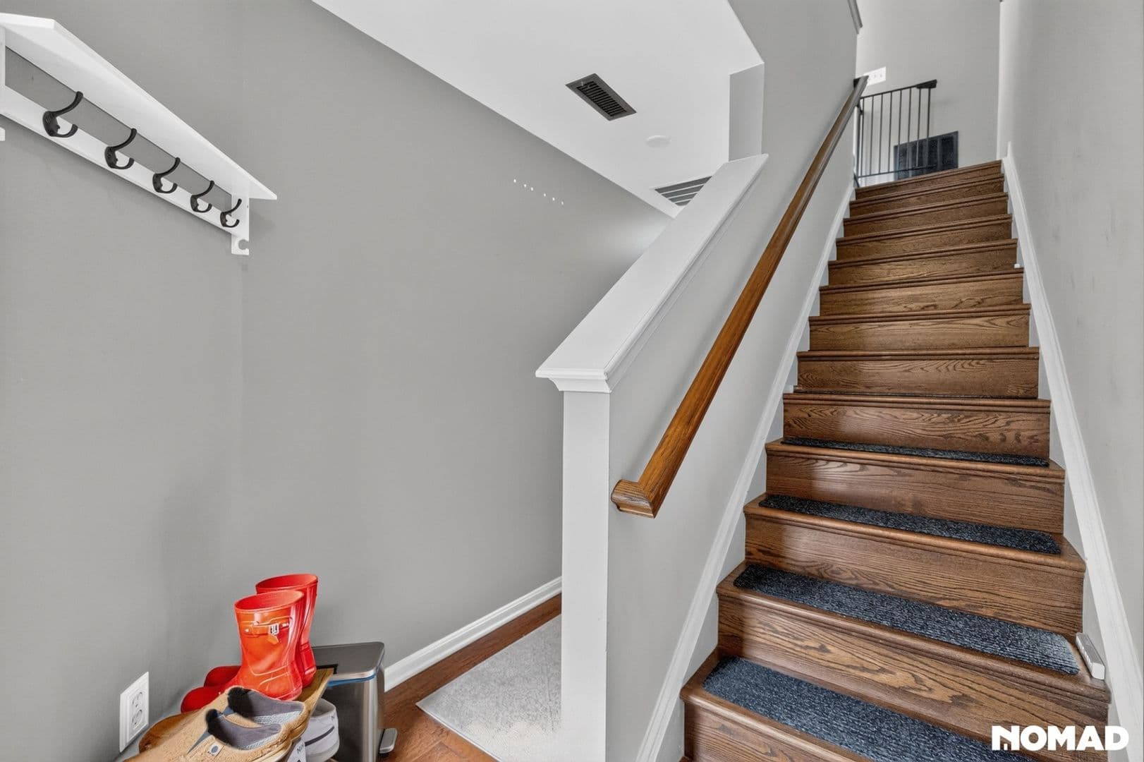 Sterling House: 22996 Fontwell Sq