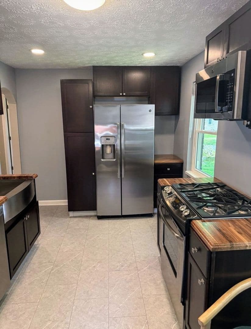 New Lebanon House: 8079 W 3rd St