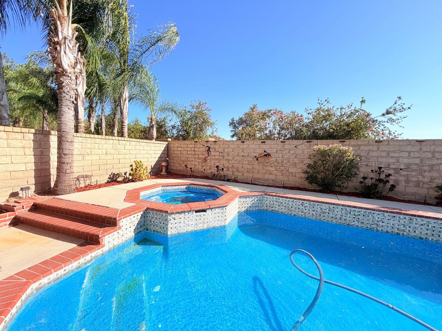 Santa Clarita House: 20350 Calhaven Dr