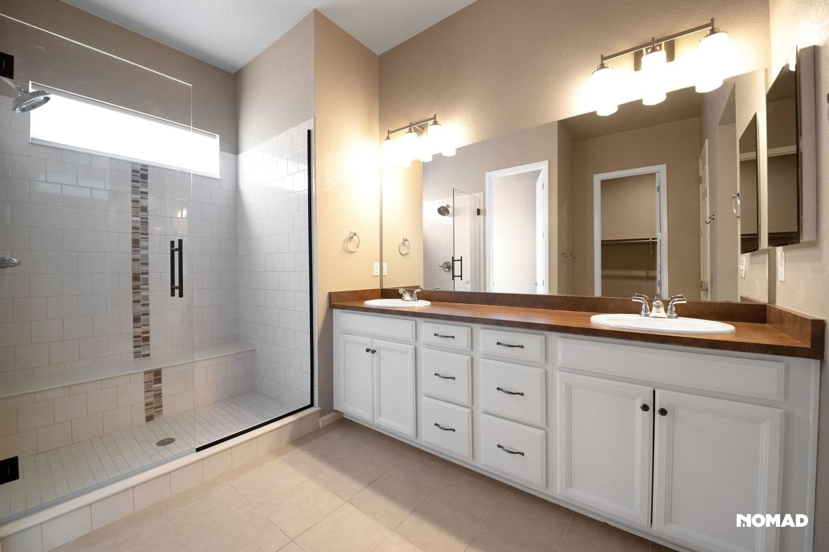 Aurora House: 26926 E Davies Pl
