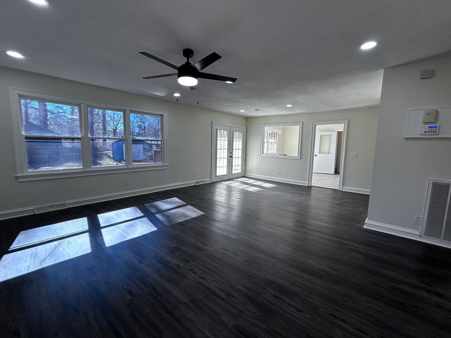 Columbia House: 3700 Cairnbrook Ct