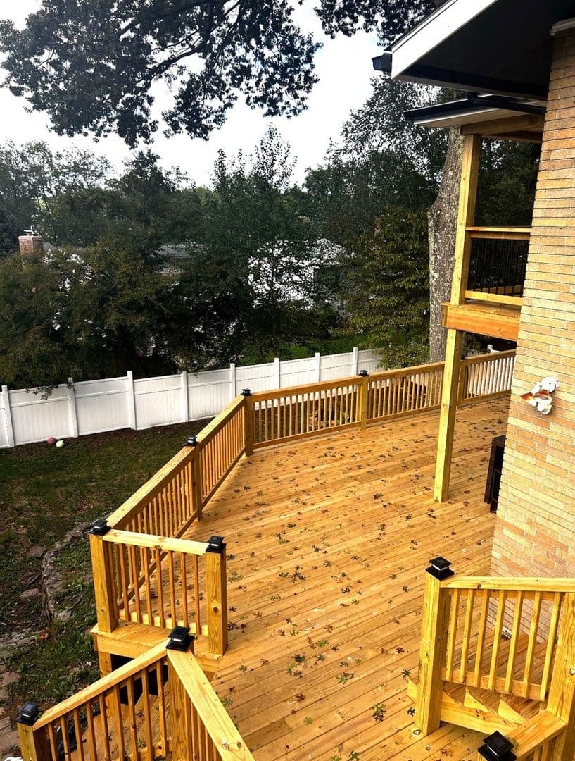 Charleston House: 604 Bendview Dr