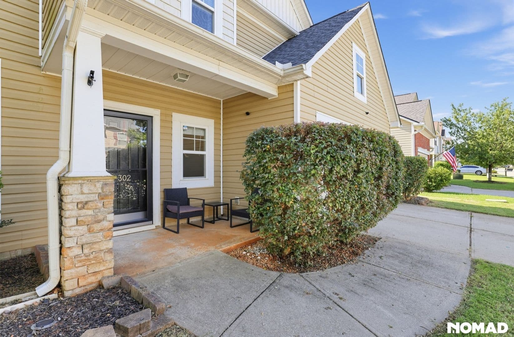 Simpsonville House: 302 Barrett Chase Dr