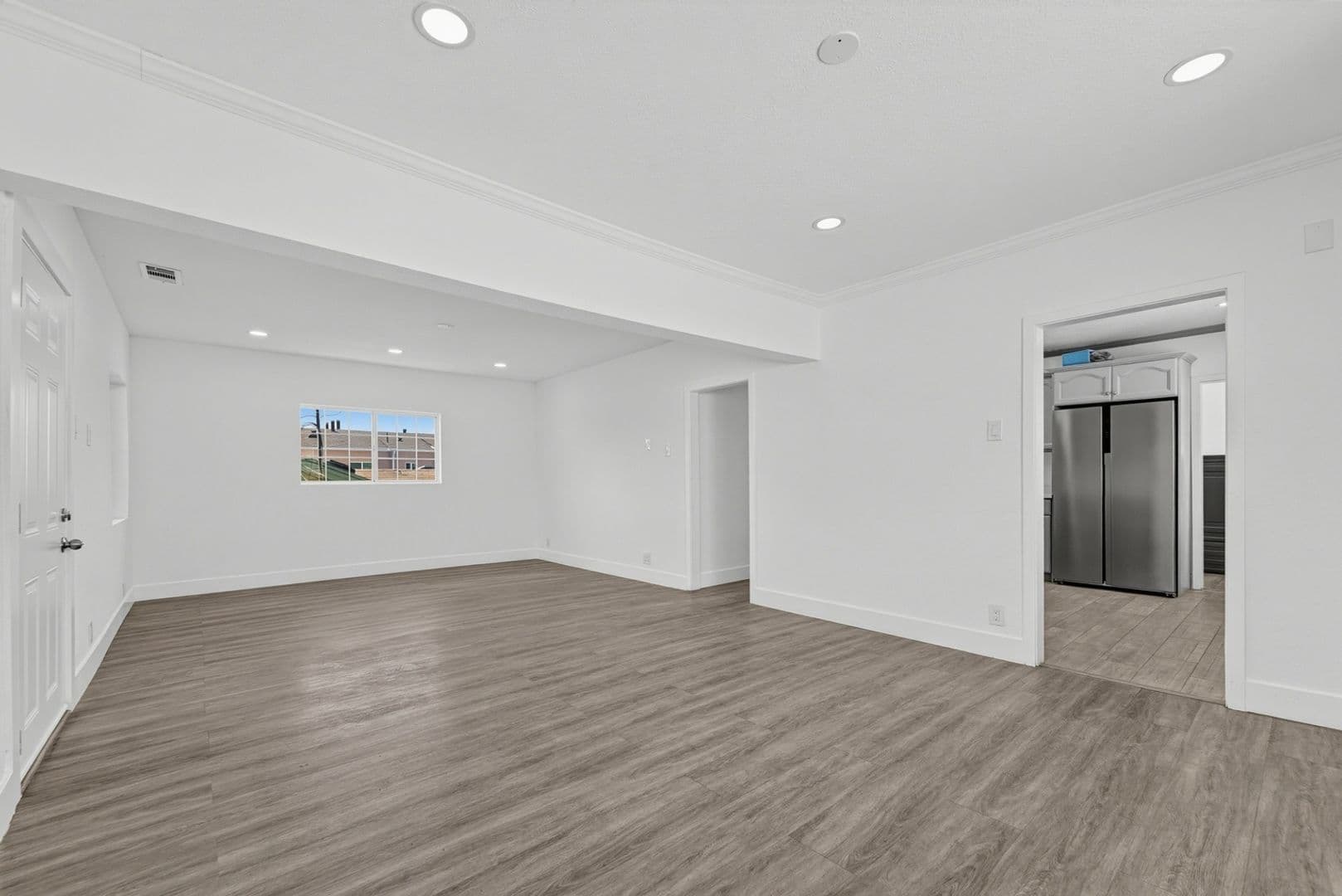 Los Angeles Townhome: 2703 Alsace Ave