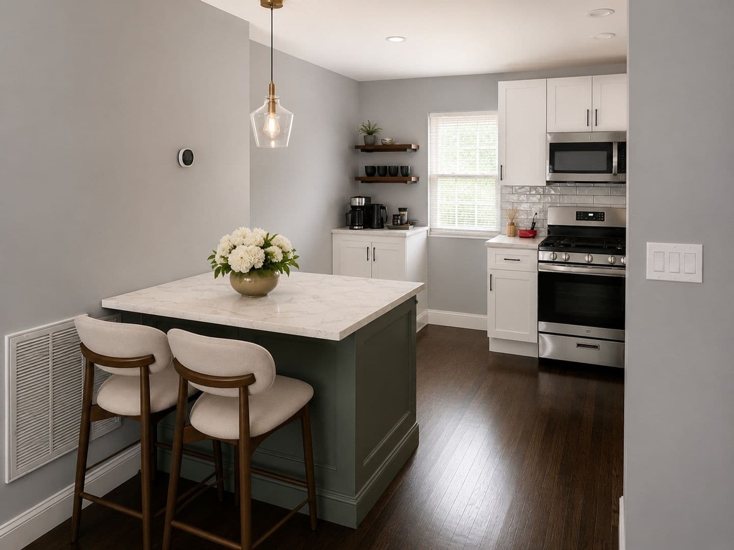 Rahway House: 544 E Milton Ave