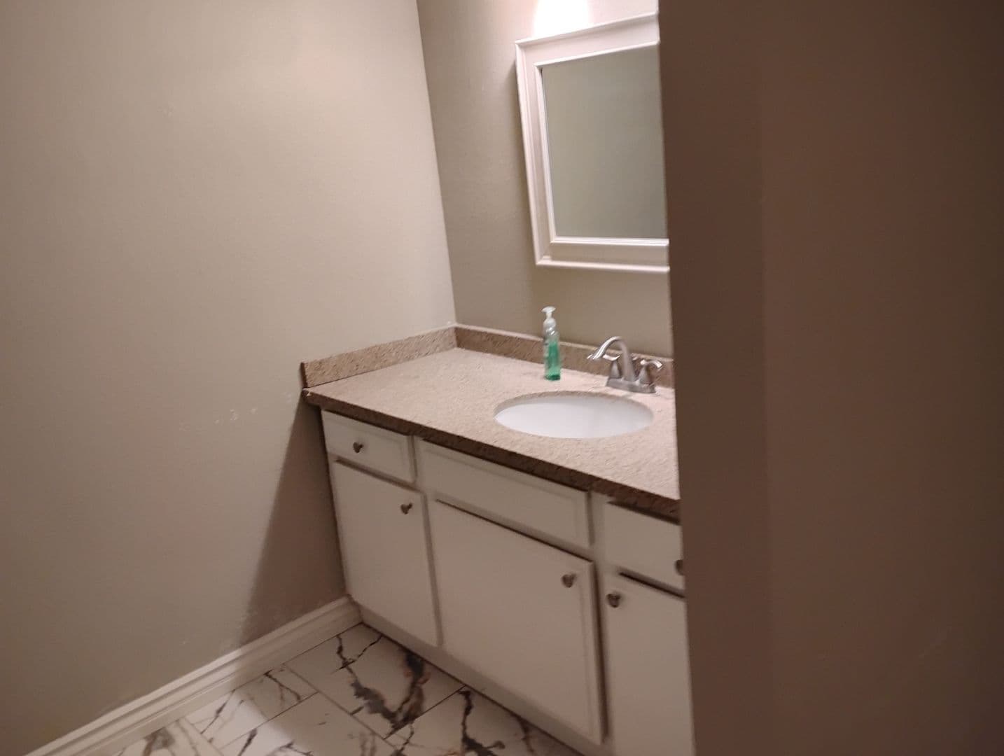 Lancaster House: 44755 Jefferson Ct