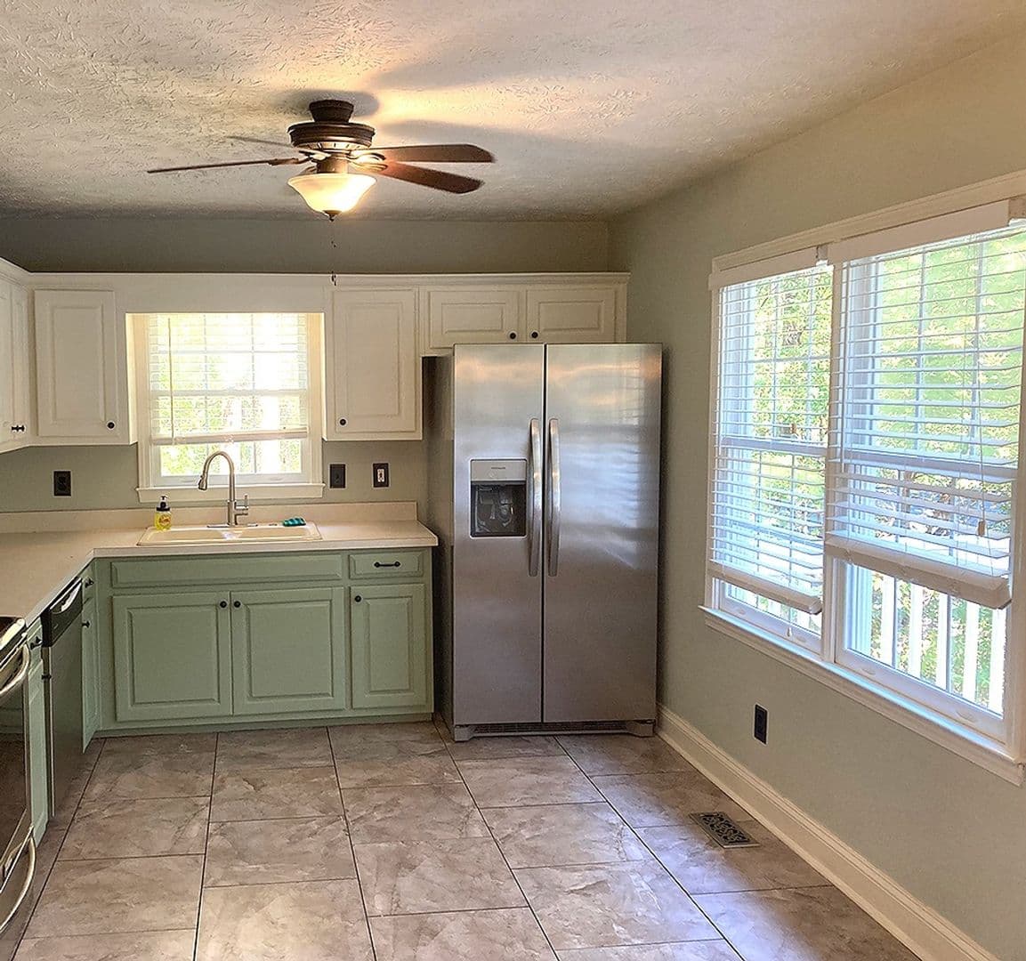 Villa Rica House: 1370 Fernwood Ct