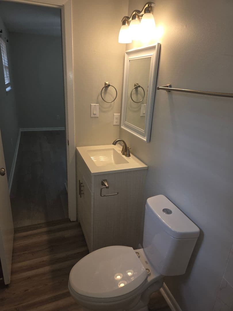 Crestview House: 503 Tall Pines St