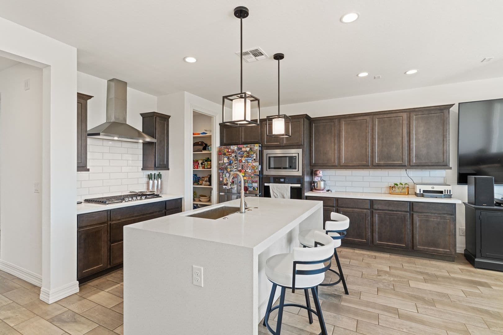 Surprise House: 10997 N Hershey St