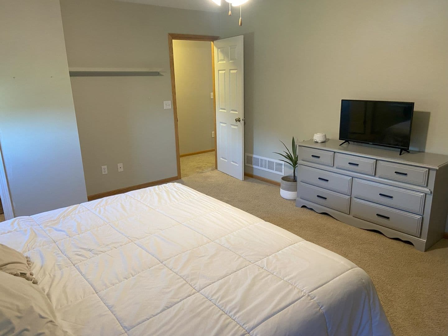 Ankeny House: 5113 Ne Ledgestone Ct
