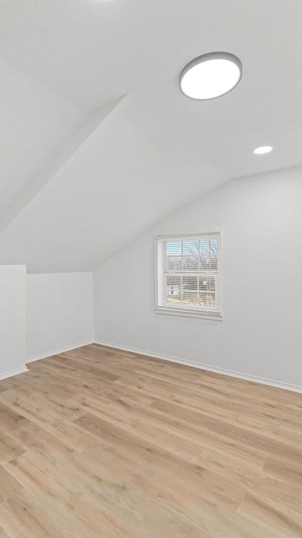 Fort Worth House: 1032 E Tucker St