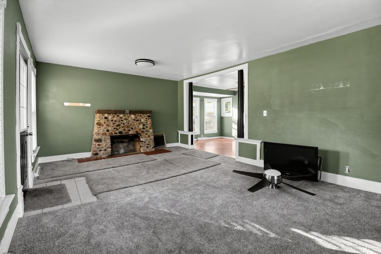 Crystal Lake House: 6414 W Hillside Rd