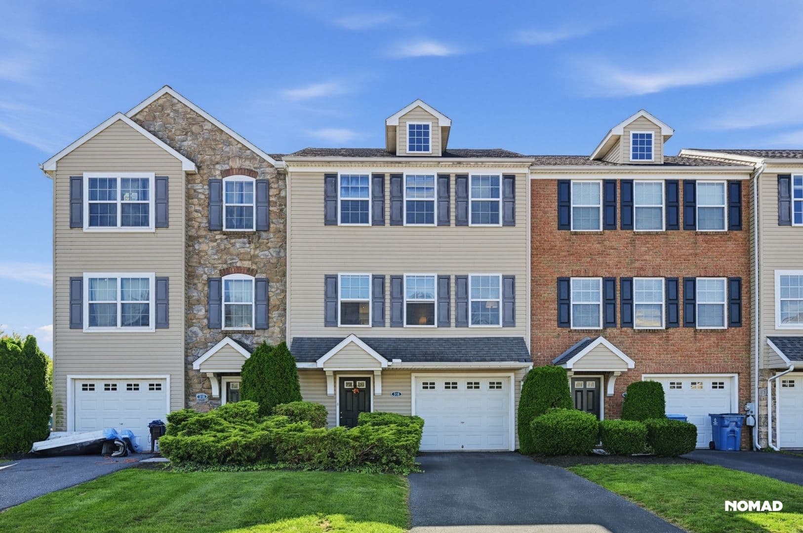 Carlisle Townhome: 318 Sherman Ave