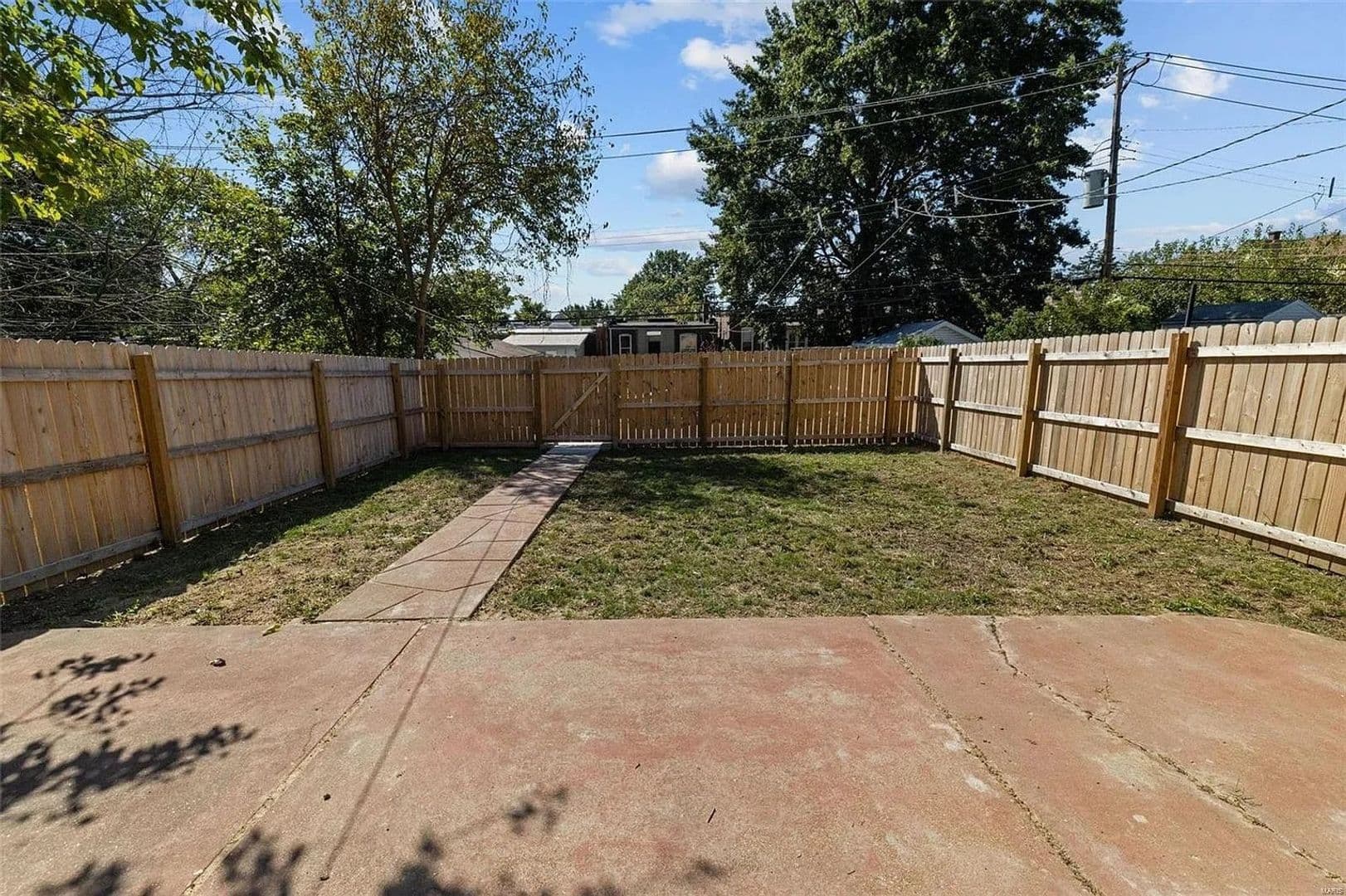Saint Louis House: 4406 Ellenwood Ave