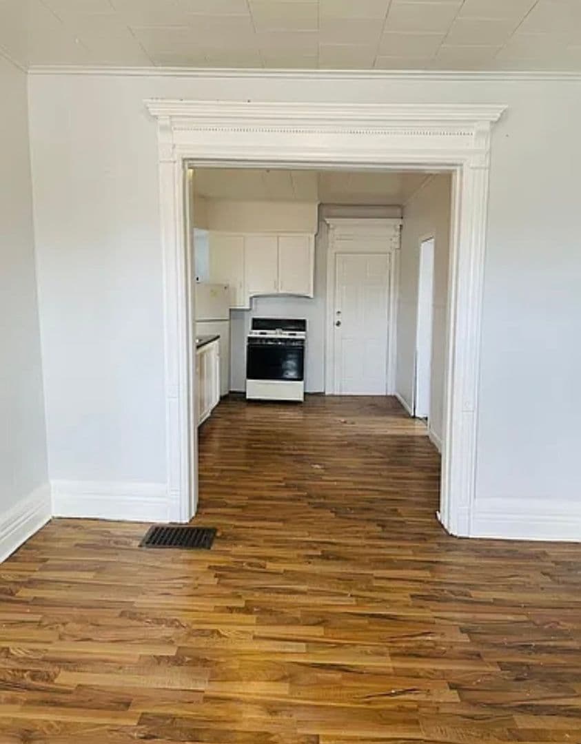 Buffalo Townhome: 327 Hampshire St