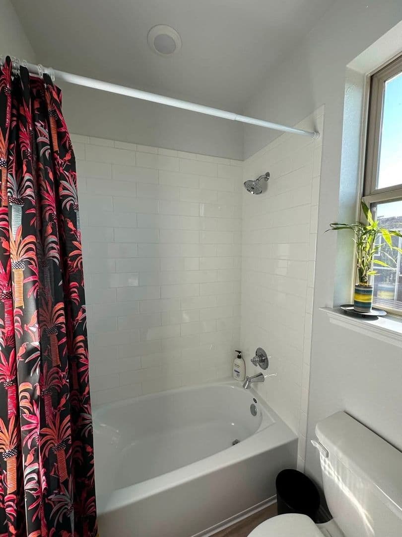 Austin House: 7403 Lauper Dr