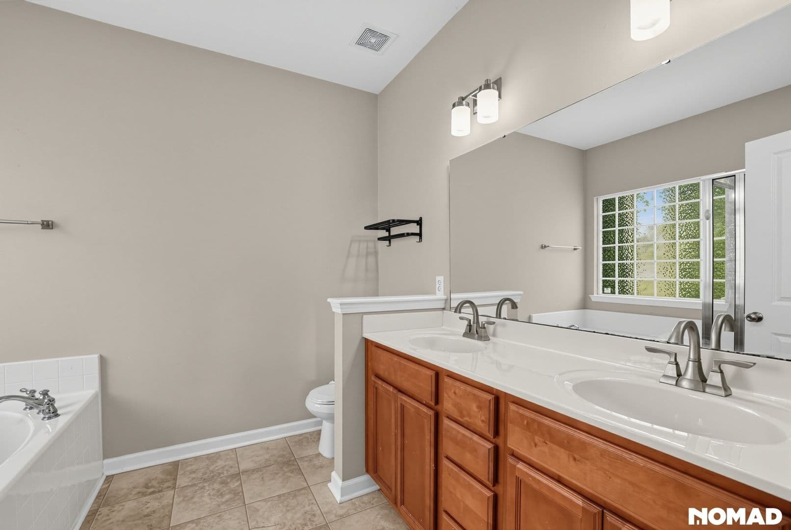 Simpsonville House: 302 Barrett Chase Dr