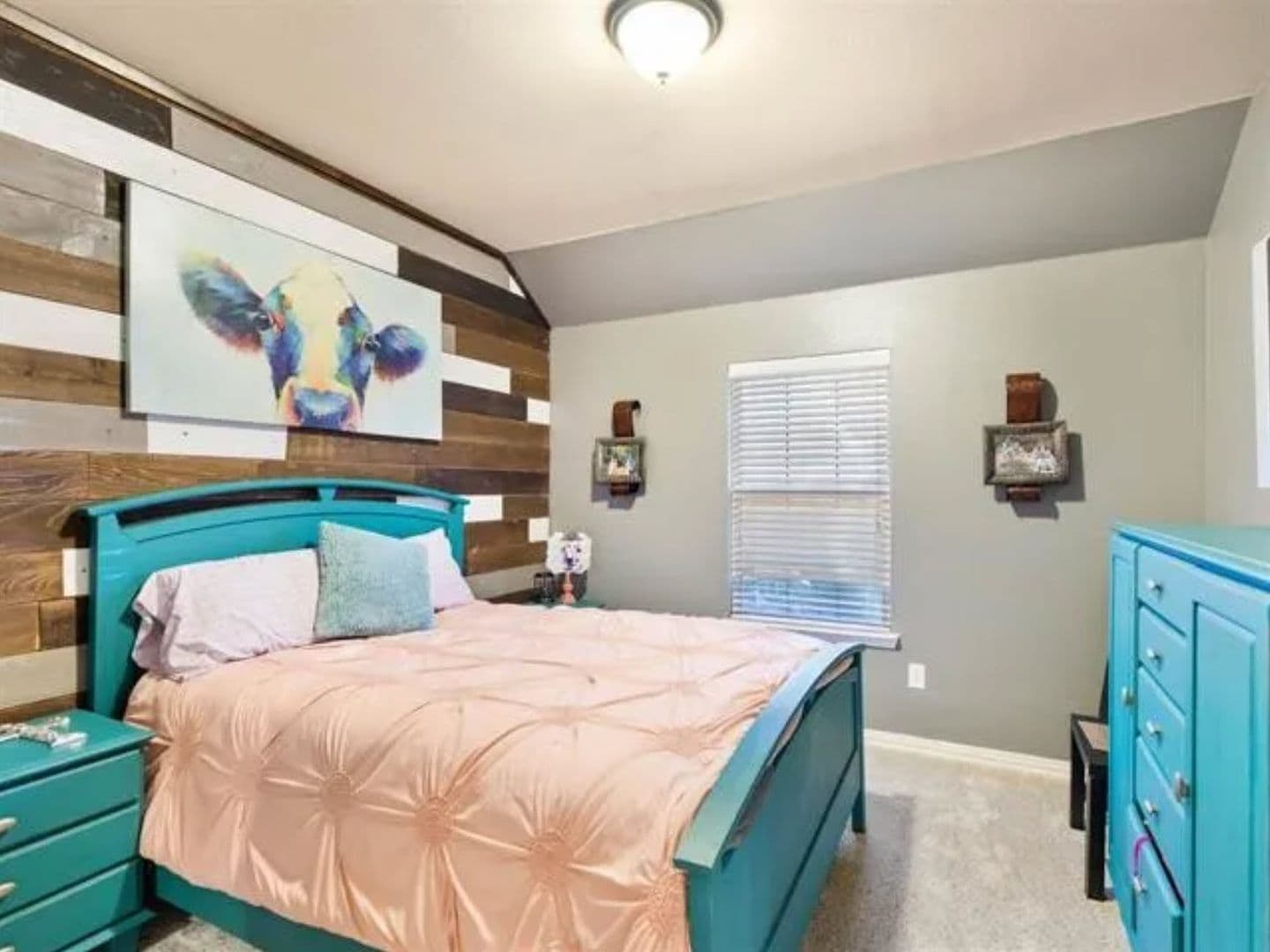 Forney House: 1052 Lufkin Ln