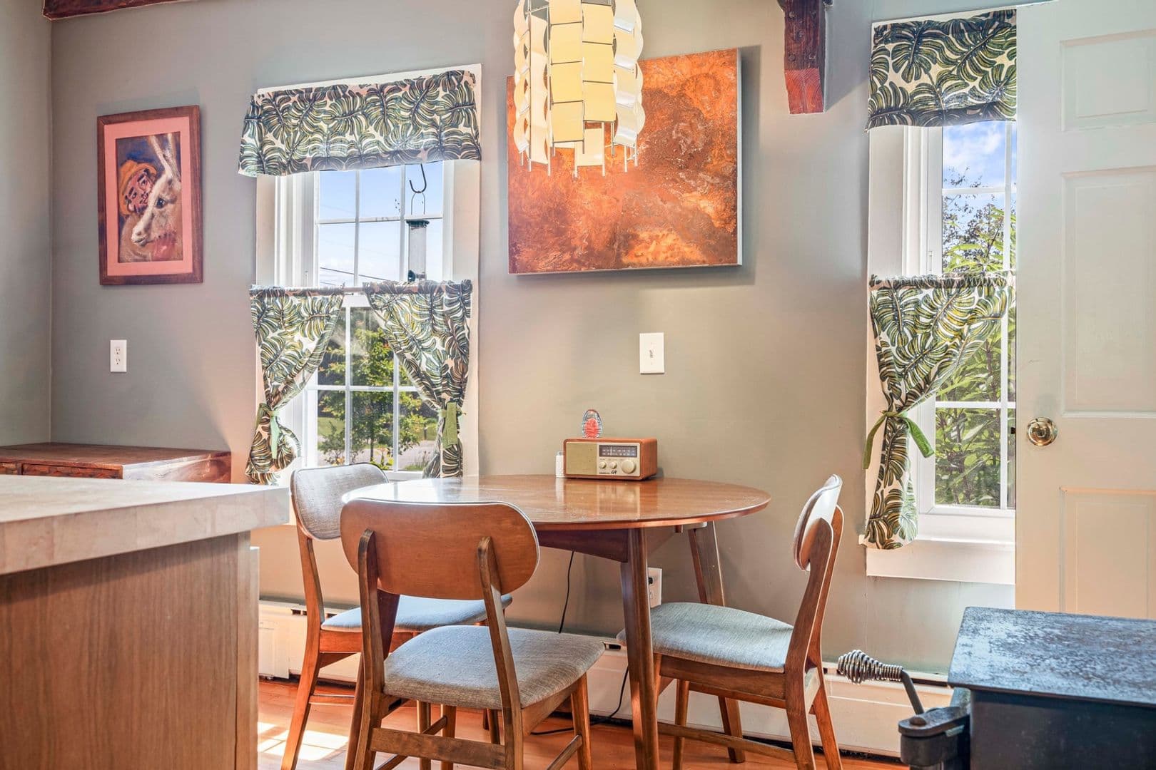 Scarborough House: 76 Beech Ridge Rd