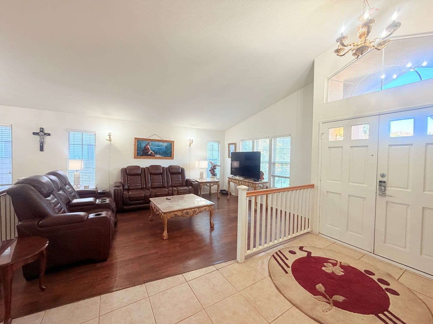 Santa Clarita House: 20350 Calhaven Dr