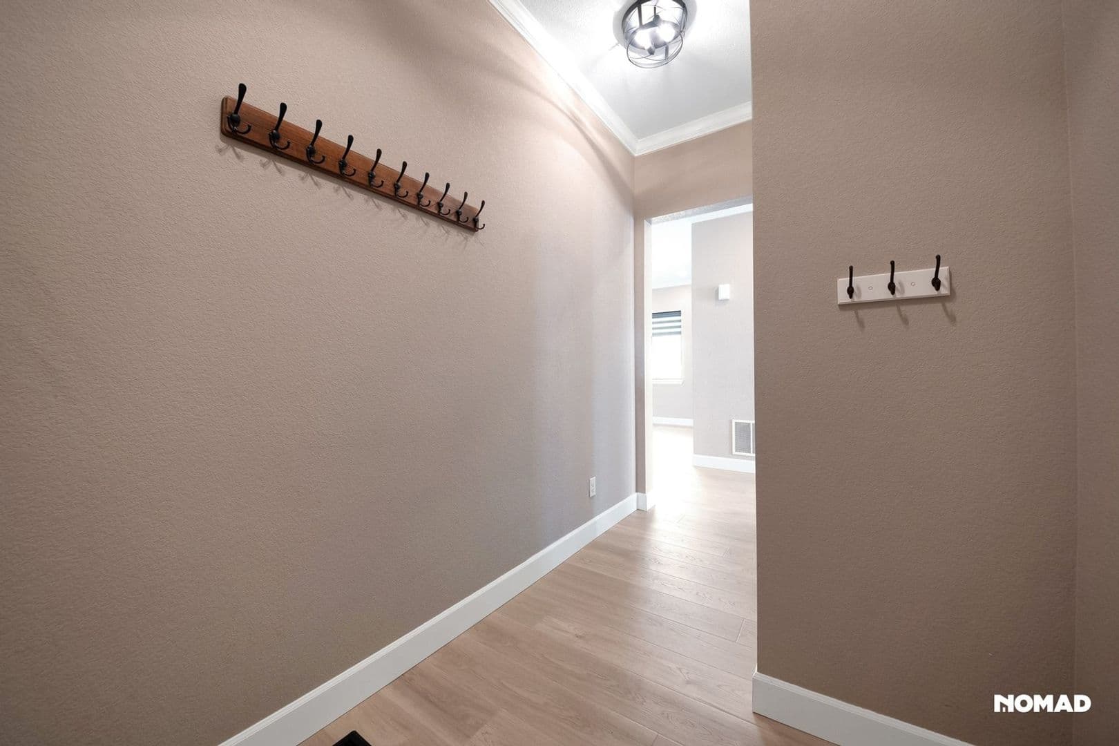 Aurora House: 26926 E Davies Pl