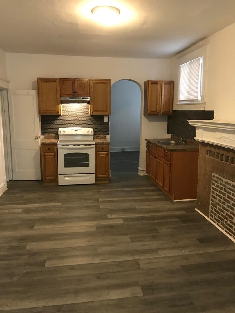 Philadelphia Townhome: 4832 E Roosevelt Blvd