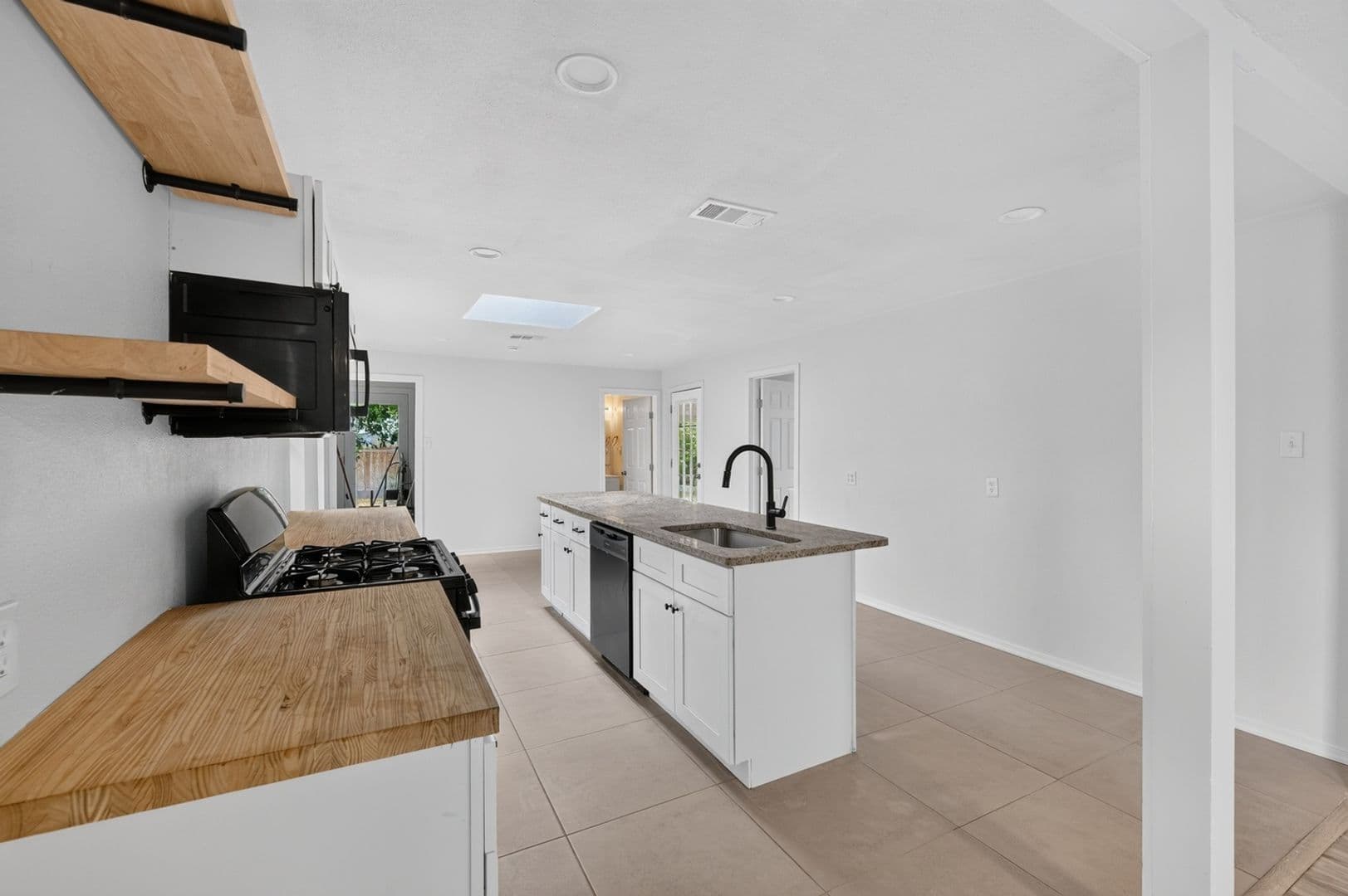 San Antonio House: 2906 Christian Dr